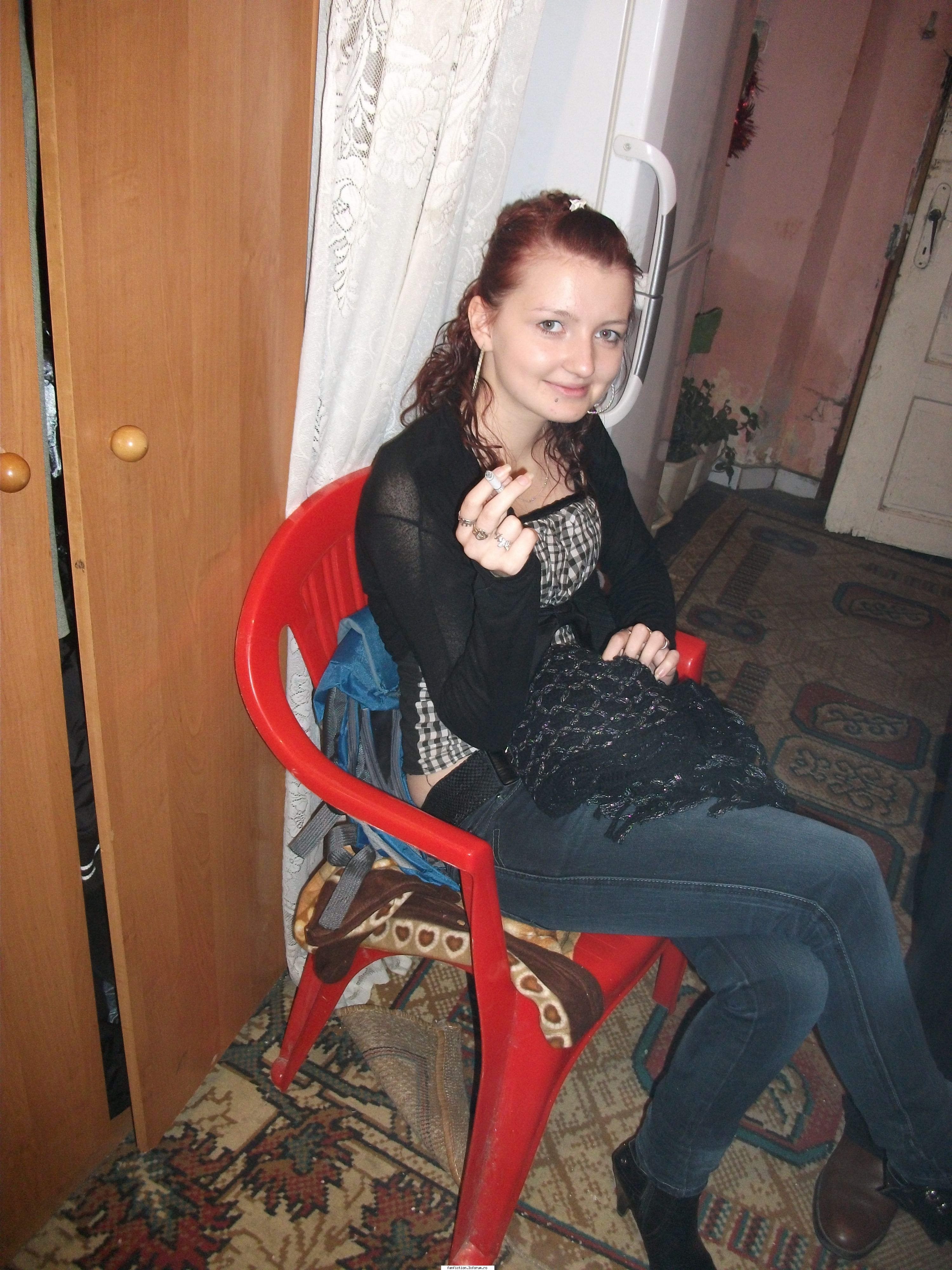 Hi :) - Eii ((: mai schimbam si noi look'u din cand in - Welcome!