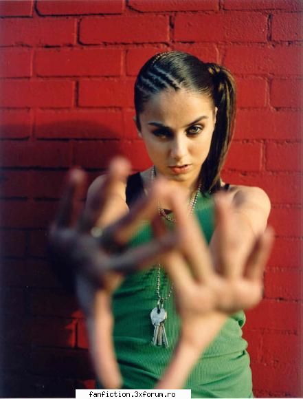Lady Sovereign - O adooorr Cel mai mult imi plc mel Prima mel , pe - Cantareti solo.
