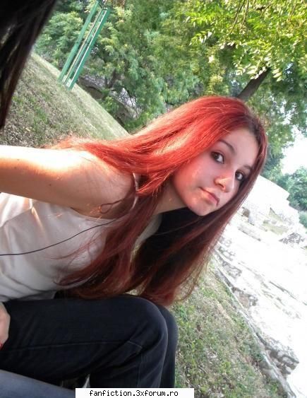 Lenea Verde. - Nu-i chiar asa rau sa faci haine la papusi, imi - Welcome!