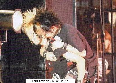 Nota pentru poza - Miyavi ca de obicei curcubeu` : )) 1o Ruki and - Have Fun!
