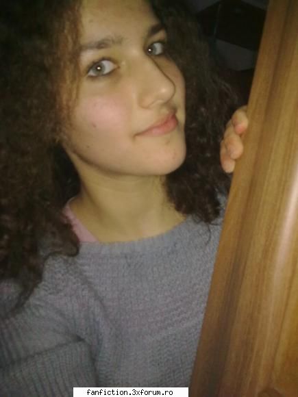 Uum, Buna! :). - Buna! Sunt Bianca. Am 13 ani si sunt din - Welcome!