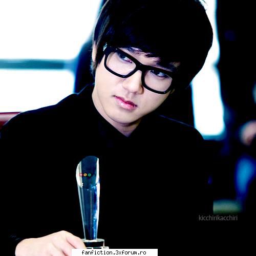 Vreau o poza - Vreau o poza cu LeeTeuk - Have Fun!