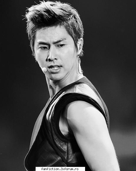 Vreau o poza - Pardon, am cerut o poza cu Jung Yunho, nu cu - Have Fun!
